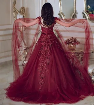 Вечерние платья Саудовской Аравии с бордовой кружевной аппликацией из бисера Вечерние платья принцессы для выпускного вечера в Дубае Великолепное свадебное платье с накидкой