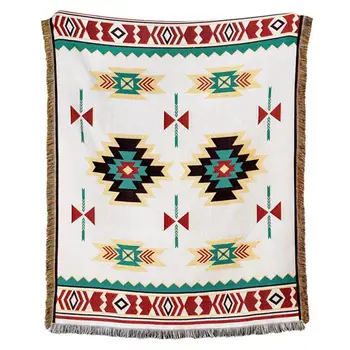 Наше одеяло имеет обратимый этнический принт, бохо и дизайн с кисточками для изысканного кемпинга.